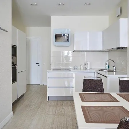 Simple Apartment *